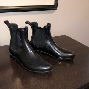 Size 8.5 Rain boots.